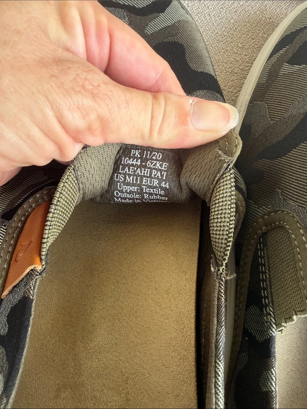 Olukai Lae’Ahi Pa’i Men’s Camo Slip On Loafers. Size  11